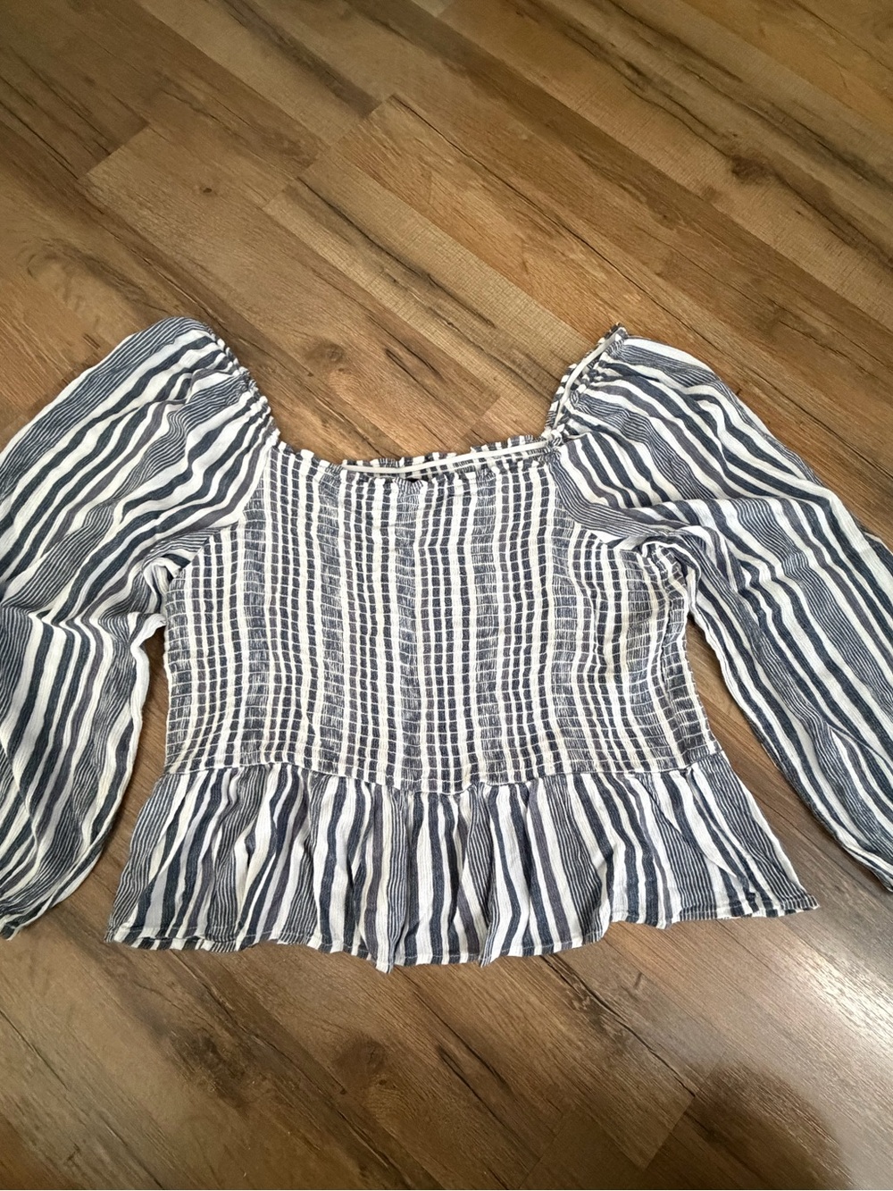 Women’s American Eagle Three Quarter Length Sleeve Shirt